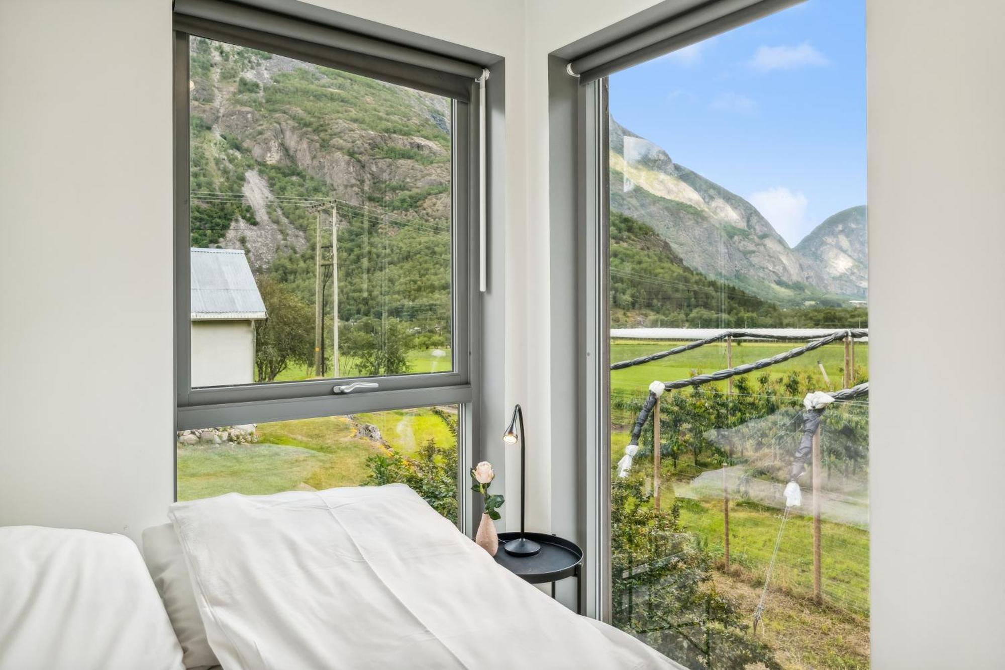 Jordeplegarden Holiday Home - Part Of A Farm - Two Buildings - Close To Flam Lærdalsøyri المظهر الخارجي الصورة